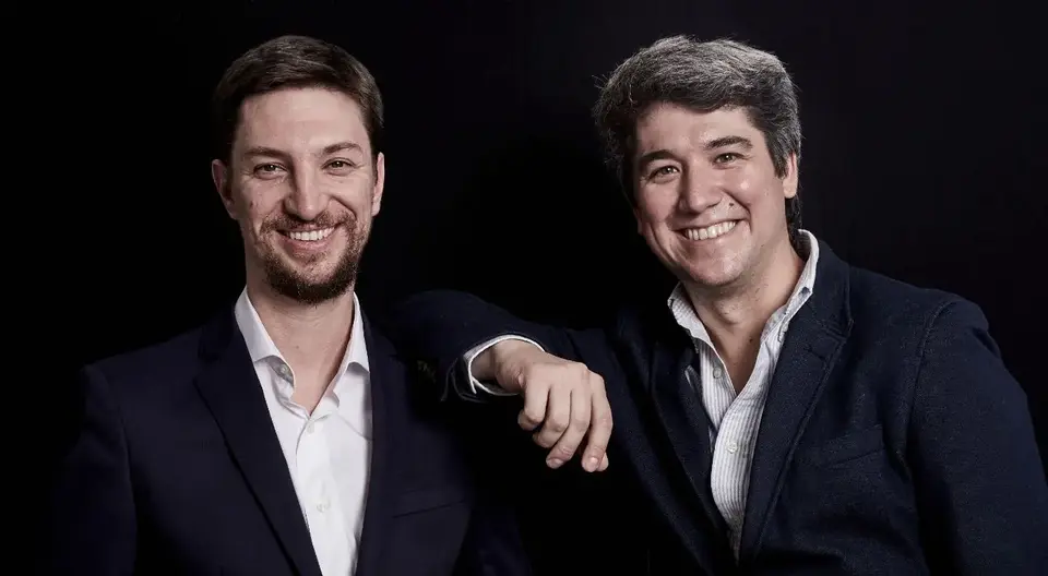 José Luis Domínguez-Mompell and Juan Lara Chao